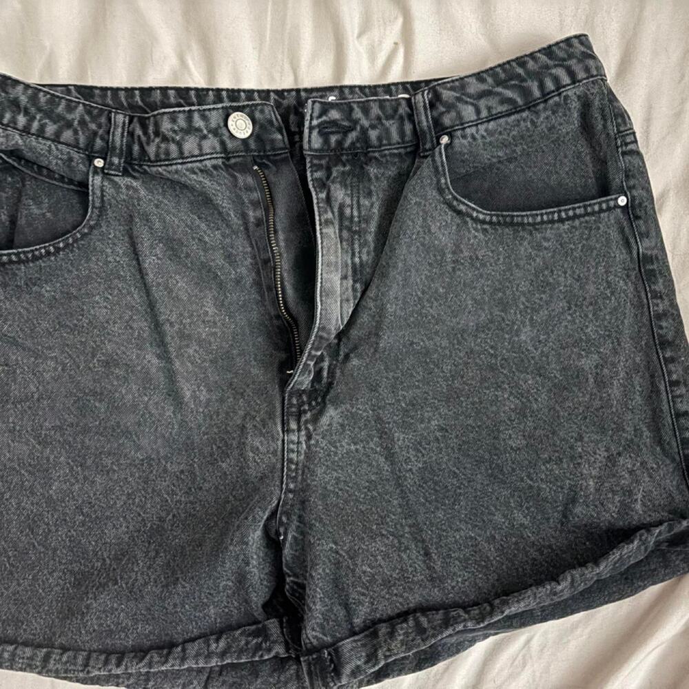 Black denim refuge shorts size